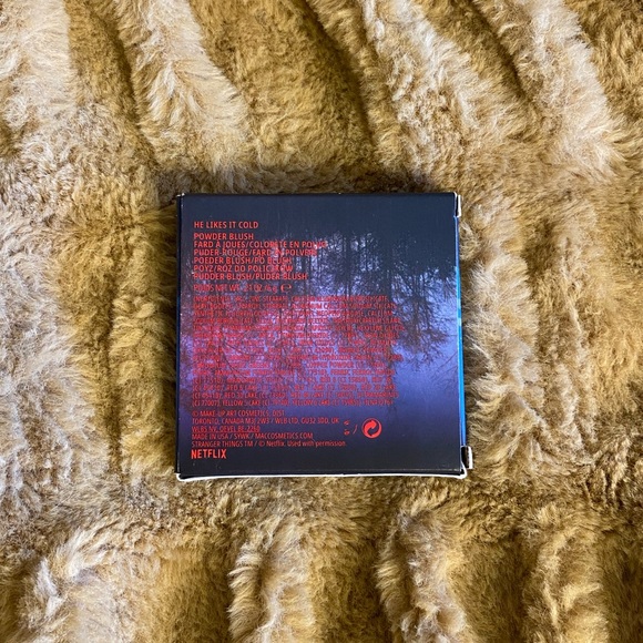 M•A•C LIMITED EDITION STRANGER THINGS BLUSH - Picture 16 of 16